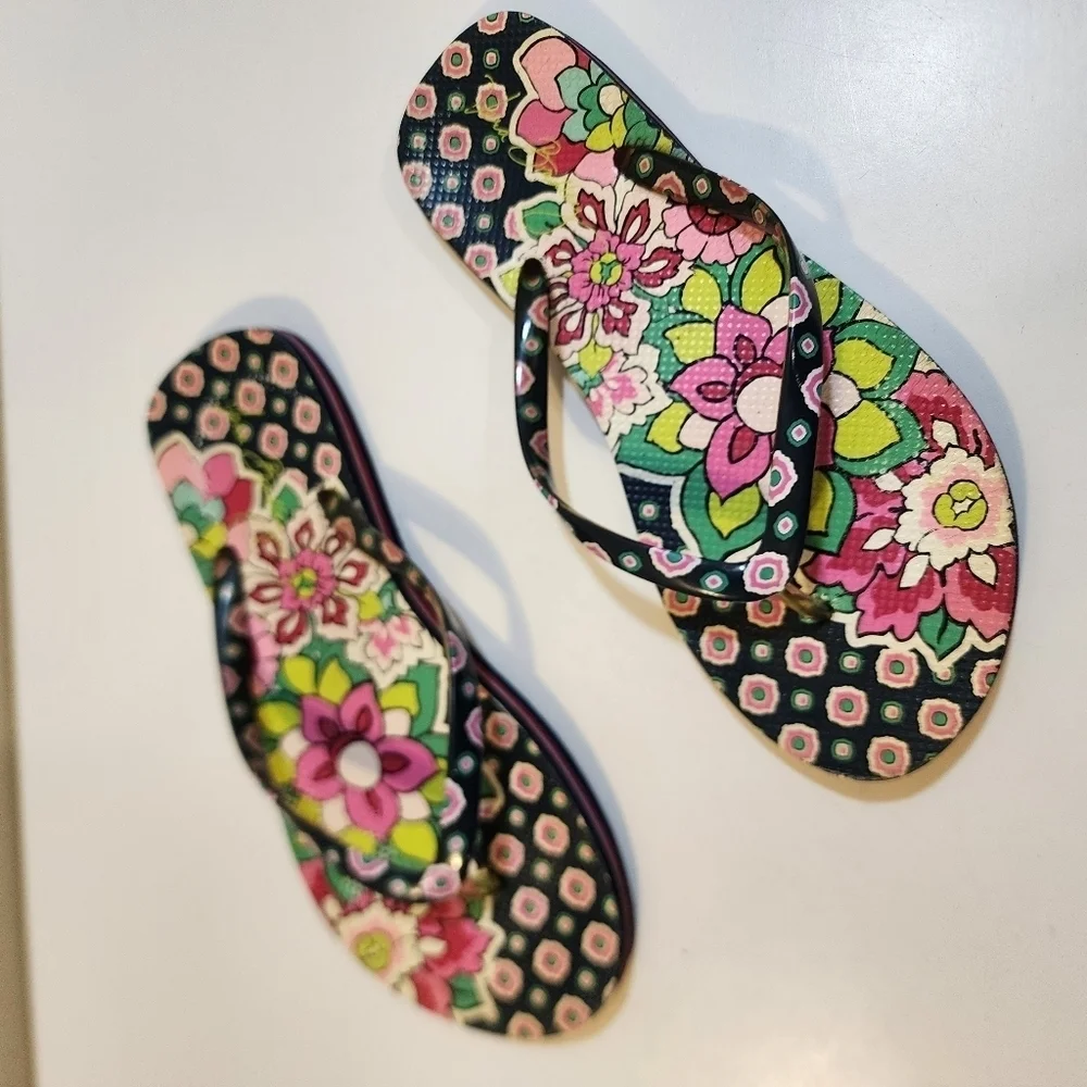Vera Bradley Floral Rubber Flipflops suze 7-8
